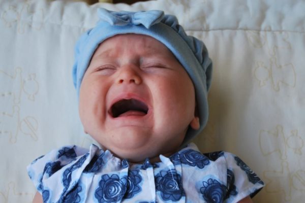 Trẻ mọc răng quấy khóc, cha mẹ nên xử lý thế nào? Trẻ mọc răng quấy khóc, cha mẹ nên xử lý thế nào?